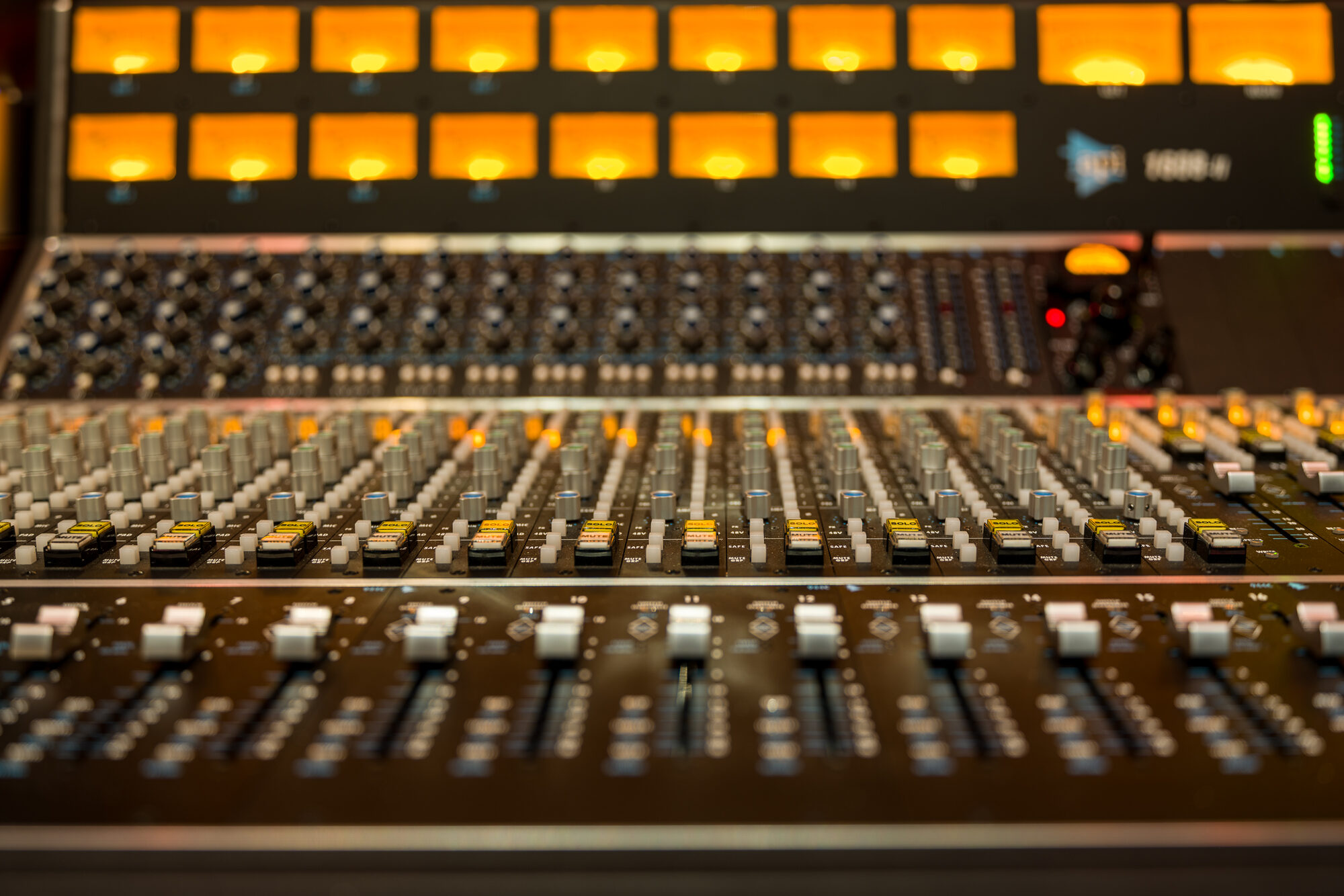API 1608 II console
