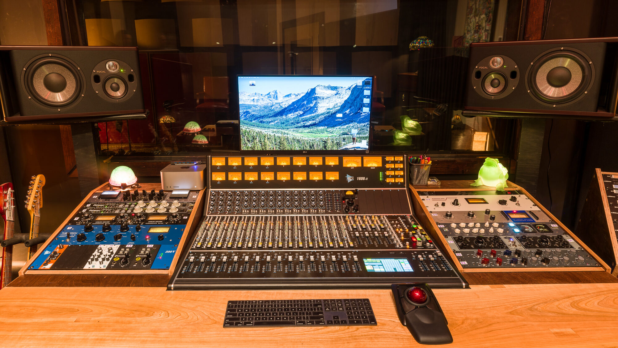 B Studio